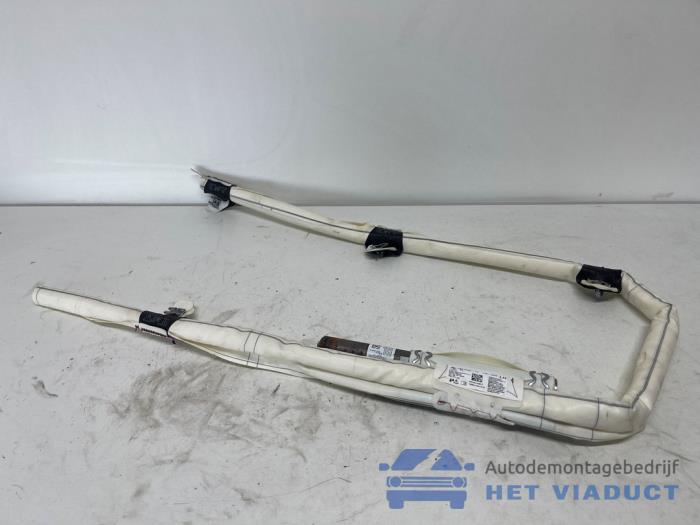 Używane Kurtyna lewa BMW 3 serie Touring (F31) 318d 2.0 16V Cena € 30,00 Procedura marży oferowane przez Het Viaduct