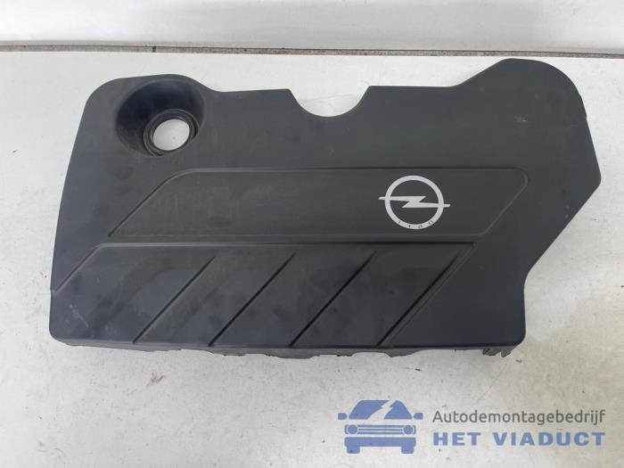 Usados Cobertor motor Opel Insignia Sports Tourer 2.0 CDTI 16V 4x4 Precio € 35,00 Norma de margen ofrecido por Het Viaduct