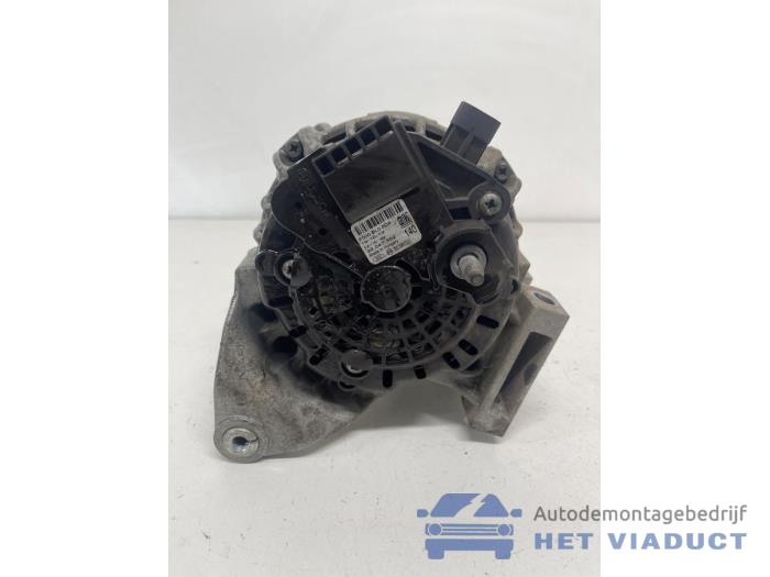 Dynamo från en Opel Insignia Sports Tourer 2.0 CDTI 16V 4x4 2019