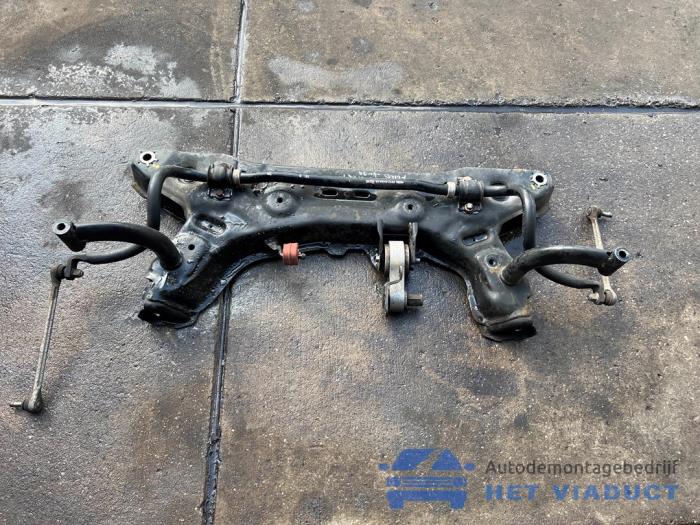 Usados Subchasis Ford EcoSport (JK8) 1.0 EcoBoost 12V 125 Precio € 100,00 Norma de margen ofrecido por Het Viaduct