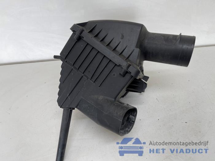 Gebrauchte Luftfiltergehäuse Renault Trafic Passenger (1JL/2JL/3JL/4JL) 1.6 dCi 115 Preis € 50,00 Margenregelung angeboten von Het Viaduct
