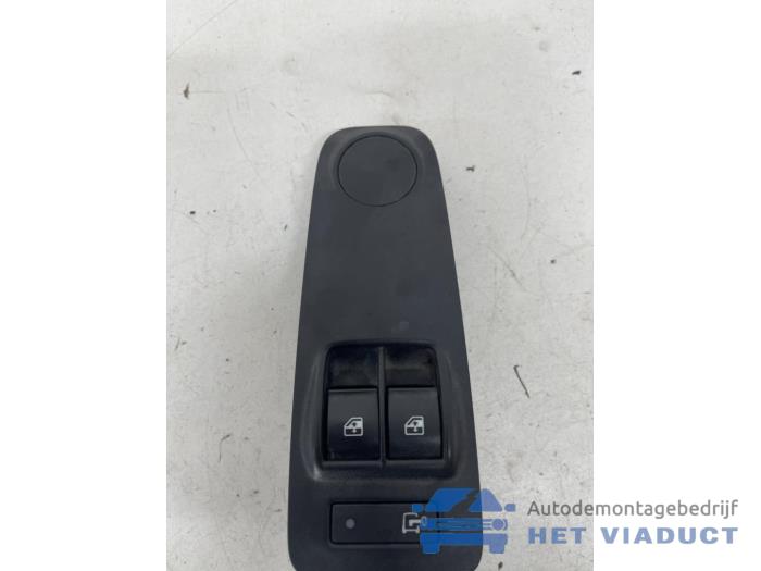 Usados Interruptor combinado de ventanillas Fiat Ducato (250) 2.0 D 115 Multijet Precio € 50,00 Norma de margen ofrecido por Het Viaduct