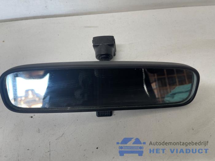 Używane Lusterko wewnetrzne Mitsubishi Space Star (A0) 1.2 12V Cena € 25,00 Procedura marży oferowane przez Het Viaduct