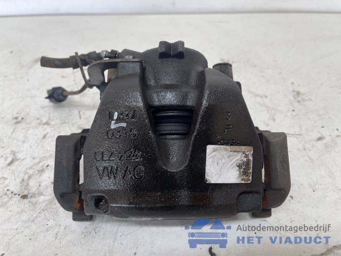Gebrauchte Bremszange links vorne Audi A4 Avant (B9) Preis € 50,00 Margenregelung angeboten von Het Viaduct
