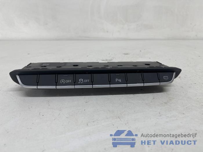 Usados Interruptor PDC Audi A4 Avant (B9) Precio € 20,00 Norma de margen ofrecido por Het Viaduct