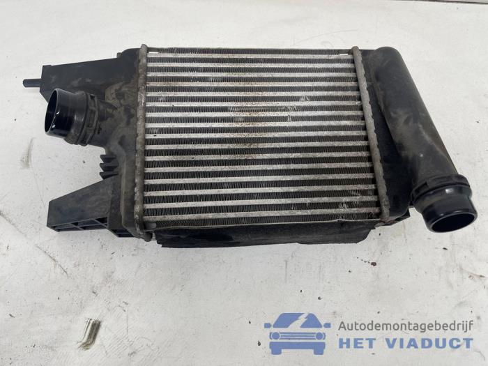 Usados Intercooler Nissan Pulsar (C13) 1.2 DIG-T 16V Precio € 100,00 Norma de margen ofrecido por Het Viaduct