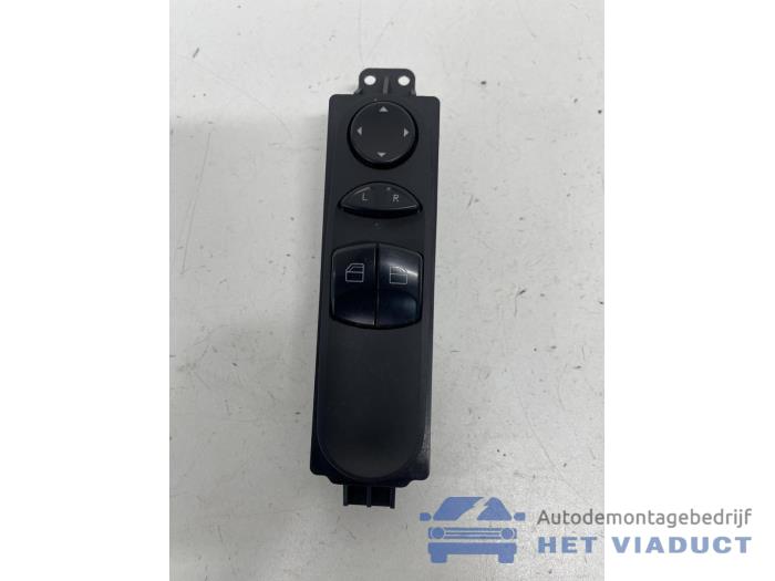 Usados Interruptor combinado de ventanillas Volkswagen Crafter 2.5 TDI 30/32/35/46/50 Precio € 50,00 Norma de margen ofrecido por Het Viaduct