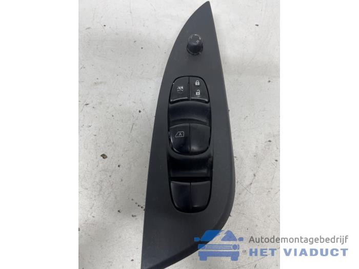 Usados Interruptor combinado de ventanillas Nissan Pulsar (C13) 1.2 DIG-T 16V Precio € 25,00 Norma de margen ofrecido por Het Viaduct