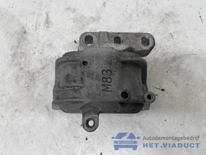 Usagé Support moteur Volkswagen Golf Plus (5M1/1KP) 1.4 TSI 122 16V Prix € 25,00 Règlement à la marge proposé par Het Viaduct