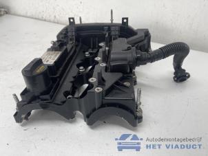 Ventildeckel van een Ford C-Max (DXA) 1.0 Ti-VCT EcoBoost 12V 125 2018