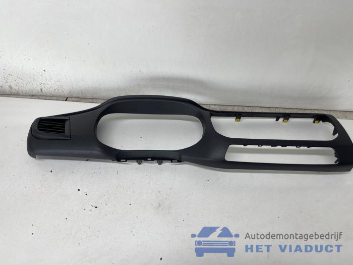 Usados Pieza de salpicadero Citroen Jumpy 2.0 Blue HDI 180 Precio € 30,00 Norma de margen ofrecido por Het Viaduct