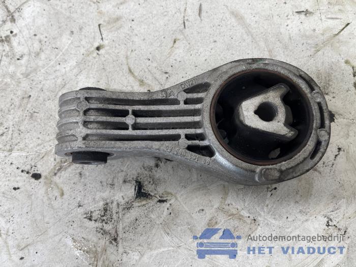 Used Engine mount Citroen Jumpy 2.0 Blue HDI 180 Price € 30,00 Margin scheme offered by Het Viaduct