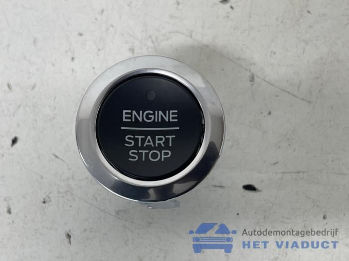 Używane Przelacznik Start/Stop Ford Focus 4 Wagon 1.5 EcoBoost 12V 150 Cena € 20,00 Procedura marży oferowane przez Het Viaduct