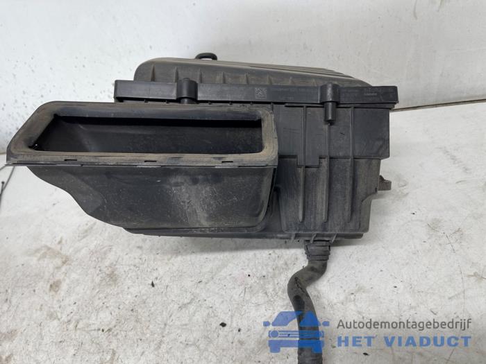 Gebrauchte Luftfiltergehäuse Volkswagen Golf VII (AUA) 1.6 TDI BlueMotion 16V Preis € 30,00 Margenregelung angeboten von Het Viaduct