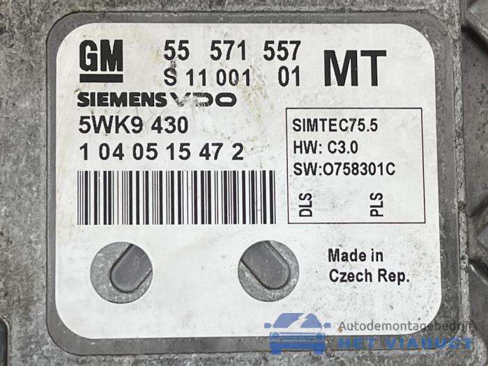 Engine management computer from a Opel Zafira (M75) 1.8 16V Ecotec 2011