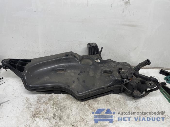 Gebrauchte Adblue Tank Seat Leon (KLB) 2.0 TDI 16V Preis € 120,00 Margenregelung angeboten von Het Viaduct