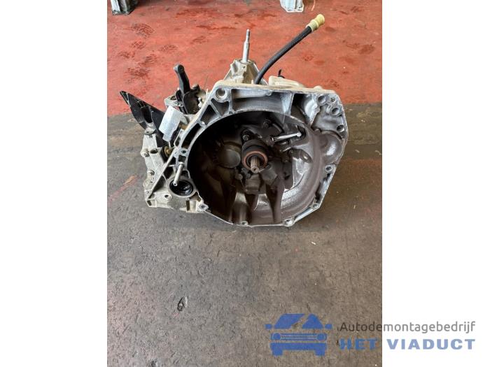 Getriebe Renault Captur I (2R), 2013 0.9 Energy TCE 12V, SUV, Benzin, 898cc, 66kW (90pk), FWD, H4B408; H4BB4, 2015-03, 2R04; 2R05; 2RA1; 2RA4; 2RA5; 2RB1; 2RD1; 2RE1 (Gebraucht)