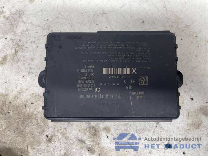Używane Modul keyless vehicle Landrover Range Rover Evoque (LVJ/LVS) 2.2 eD4 16V 5-drs. Cena € 50,00 Procedura marży oferowane przez Het Viaduct