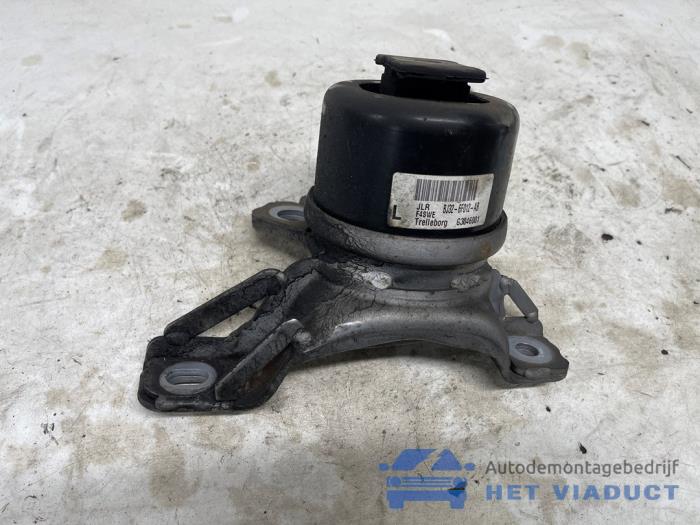 Usagé Support moteur Landrover Range Rover Evoque (LVJ/LVS) 2.2 eD4 16V 5-drs. Prix € 30,00 Règlement à la marge proposé par Het Viaduct