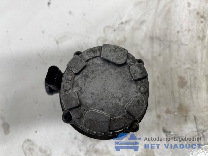 Begagnade Extra vattenpump Seat Leon (KLB) 2.0 TDI 16V Pris € 20,00 Marginaltabell erbjuds av Het Viaduct