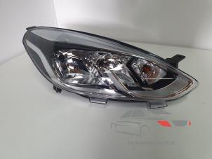 Used Headlight, right Ford Fiesta 7 1.0 EcoBoost 12V 100 Price € 220,00 Margin scheme offered by De Broers Auto's