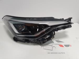 Gebrauchte Scheinwerfer rechts Toyota C-HR Preis € 500,00 Margenregelung angeboten von De Broers Auto's