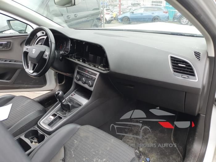 Airbag set + dashboard from a Seat Leon (5FB) 1.4 TSI 16V 2018