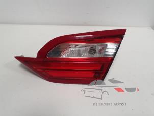 Używane Tylne swiatlo pozycyjne prawe Ford Fiesta 7 1.0 EcoBoost 12V 100 Cena € 60,00 Procedura marży oferowane przez De Broers Auto's