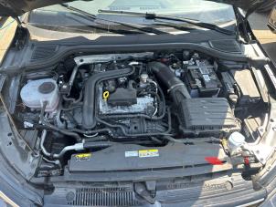 Engine from a Volkswagen Golf VIII (CD1) 1.0 eTSI 12V 2022