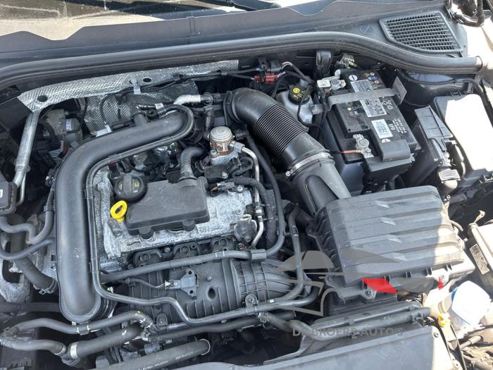 Usagé Boite de vitesses Volkswagen Golf VIII (CD1) 1.0 eTSI 12V Prix € 995,00 Règlement à la marge proposé par De Broers Auto's