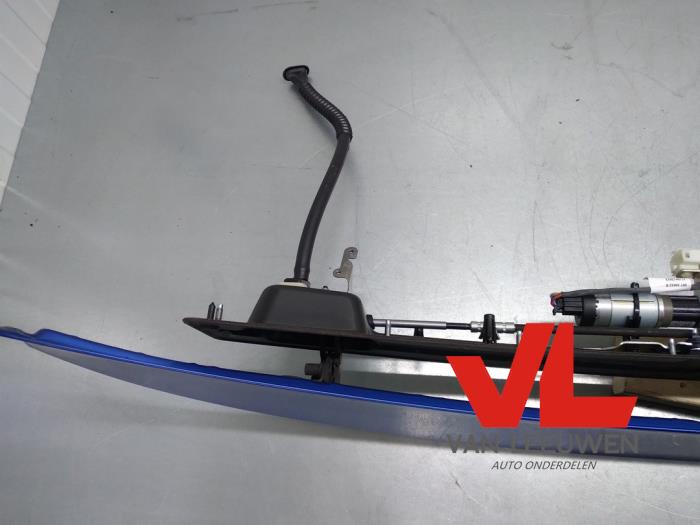 Spoiler mechanism from a BMW 3 serie Gran Turismo (F34) 320d xDrive 2.0 16V 2013