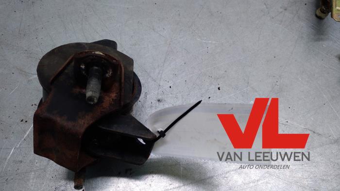 Used Engine mount Suzuki Swift (SF310/413) 1.0i Price € 9,00 Margin scheme offered by Van Leeuwen Auto Onderdelen