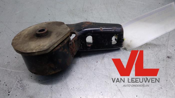 Used Engine mount Suzuki Swift (SF310/413) 1.0i Price € 9,00 Margin scheme offered by Van Leeuwen Auto Onderdelen