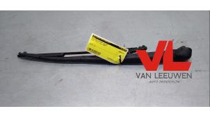 Used Rear wiper arm Fiat Stilo (192A/B) 1.6 16V 3-Drs. Price € 5,00 Margin scheme offered by Van Leeuwen Auto Onderdelen
