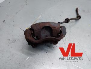 Used Front brake calliper, left Fiat Stilo (192A/B) 1.6 16V 3-Drs. Price € 14,00 Margin scheme offered by Van Leeuwen Auto Onderdelen