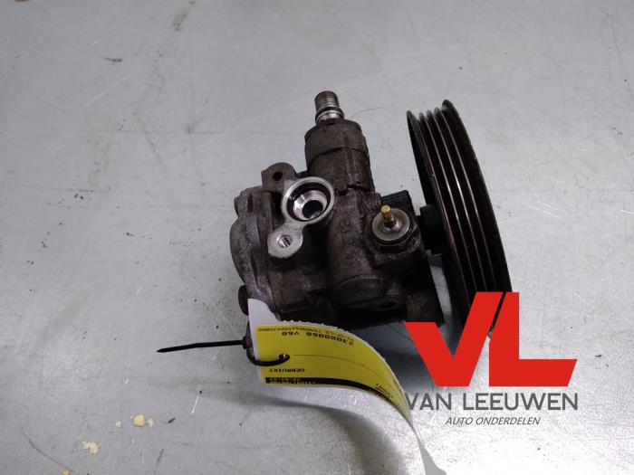Usagé Pompe de direction Suzuki Swift (SF310/413) 1.0i Prix € 13,50 Règlement à la marge proposé par Van Leeuwen Auto Onderdelen