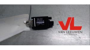 Used Antenna Amplifier Peugeot 207/207+ (WA/WC/WM) 1.4 16V Price € 10,00 Margin scheme offered by Van Leeuwen Auto Onderdelen