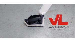 Used Handle Peugeot 206 (2A/C/H/J/S) 1.6 16V Price € 6,50 Margin scheme offered by Van Leeuwen Auto Onderdelen