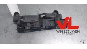 Usagé Elément pare-chocs arrière gauche Volkswagen Caddy III (2KA,2KH,2CA,2CH) 2.0 SDI Prix € 8,50 Règlement à la marge proposé par Van Leeuwen Auto Onderdelen