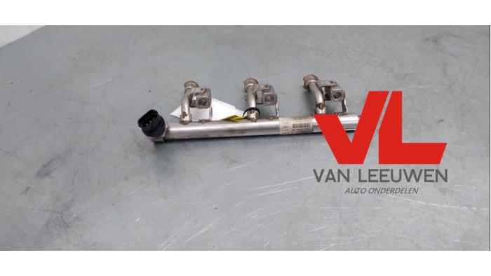Fuel injector nozzle from a Ford Focus 3 1.0 Ti-VCT EcoBoost 12V 100 2013