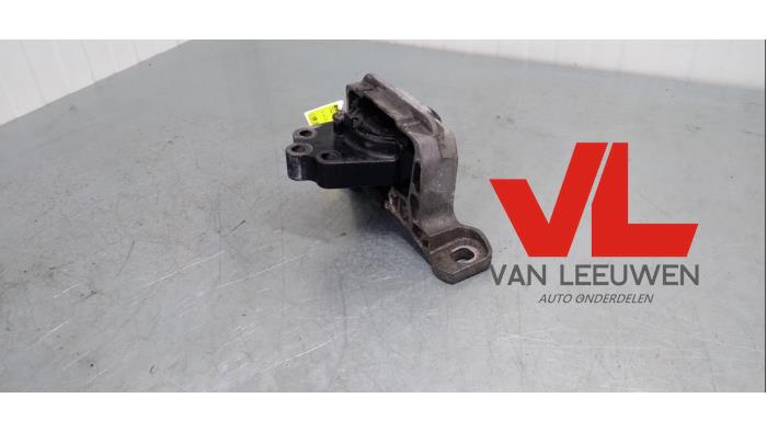 Used Engine mount Ford Focus 3 1.0 Ti-VCT EcoBoost 12V 100 Price € 21,50 Margin scheme offered by Van Leeuwen Auto Onderdelen