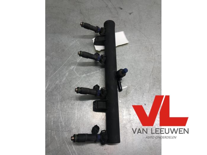 Inyector (inyección de gasolina) de un Citroën C4 Picasso (UD/UE/UF) 2.0 16V Autom. 2007