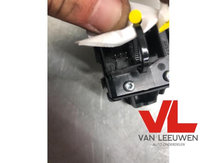 Parking brake switch Citroen C4 Picasso 2.0 16V Autom. 9665519227703 RFJ