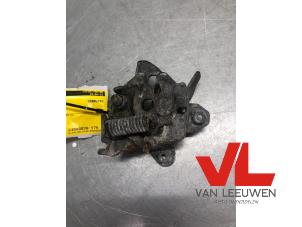 Used Bonnet lock mechanism Fiat 500 (312) 1.2 69 Price € 9,50 Margin scheme offered by Van Leeuwen Auto Onderdelen