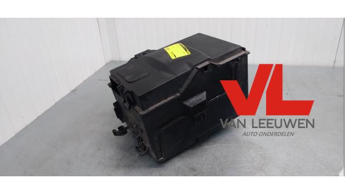 Begagnade Batterilåda Ford Focus C-Max 1.8 16V Pris € 13,00 Marginaltabell erbjuds av Van Leeuwen Auto Onderdelen