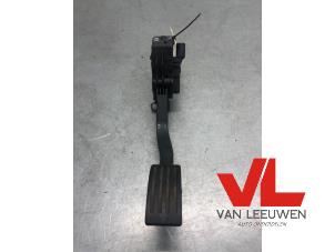 Used Accelerator pedal Ford Focus C-Max 1.8 16V Price € 25,00 Margin scheme offered by Van Leeuwen Auto Onderdelen