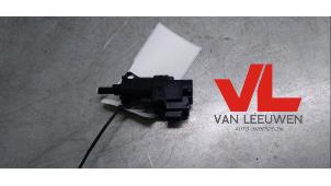 Used Brake light switch Nissan Micra (K12) 1.5 dCi 65 Price € 5,00 Margin scheme offered by Van Leeuwen Auto Onderdelen
