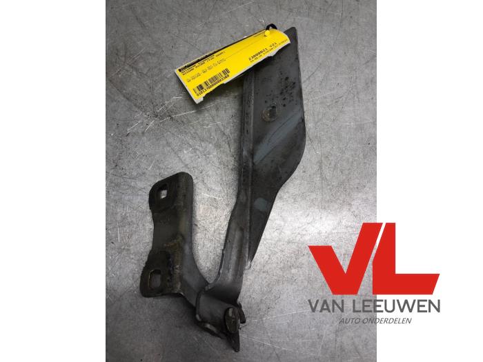 Bonnet Hinge from a Nissan Micra (K12) 1.5 dCi 65 2005