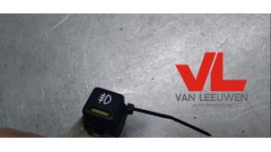 Used Fog light switch Opel Agila (A) 1.2 16V Price € 5,00 Margin scheme offered by Van Leeuwen Auto Onderdelen