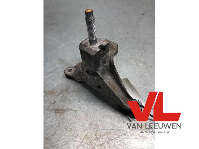 Used Engine mount Ford Transit Connect 1.8 TDCi 90 Price € 13,50 Margin scheme offered by Van Leeuwen Auto Onderdelen